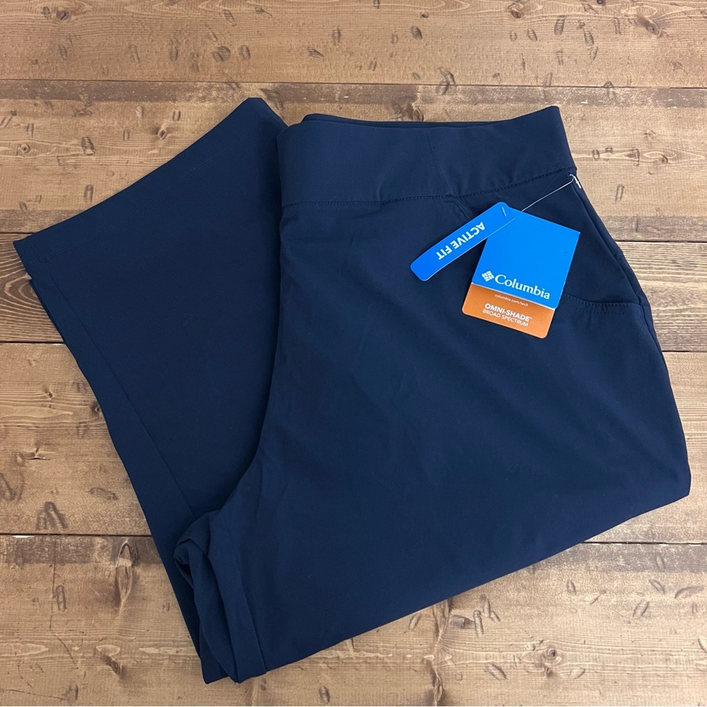 NWT Columbia Active Fit Omni Shade Navy Blue Capri Shorts Pull On Size XL